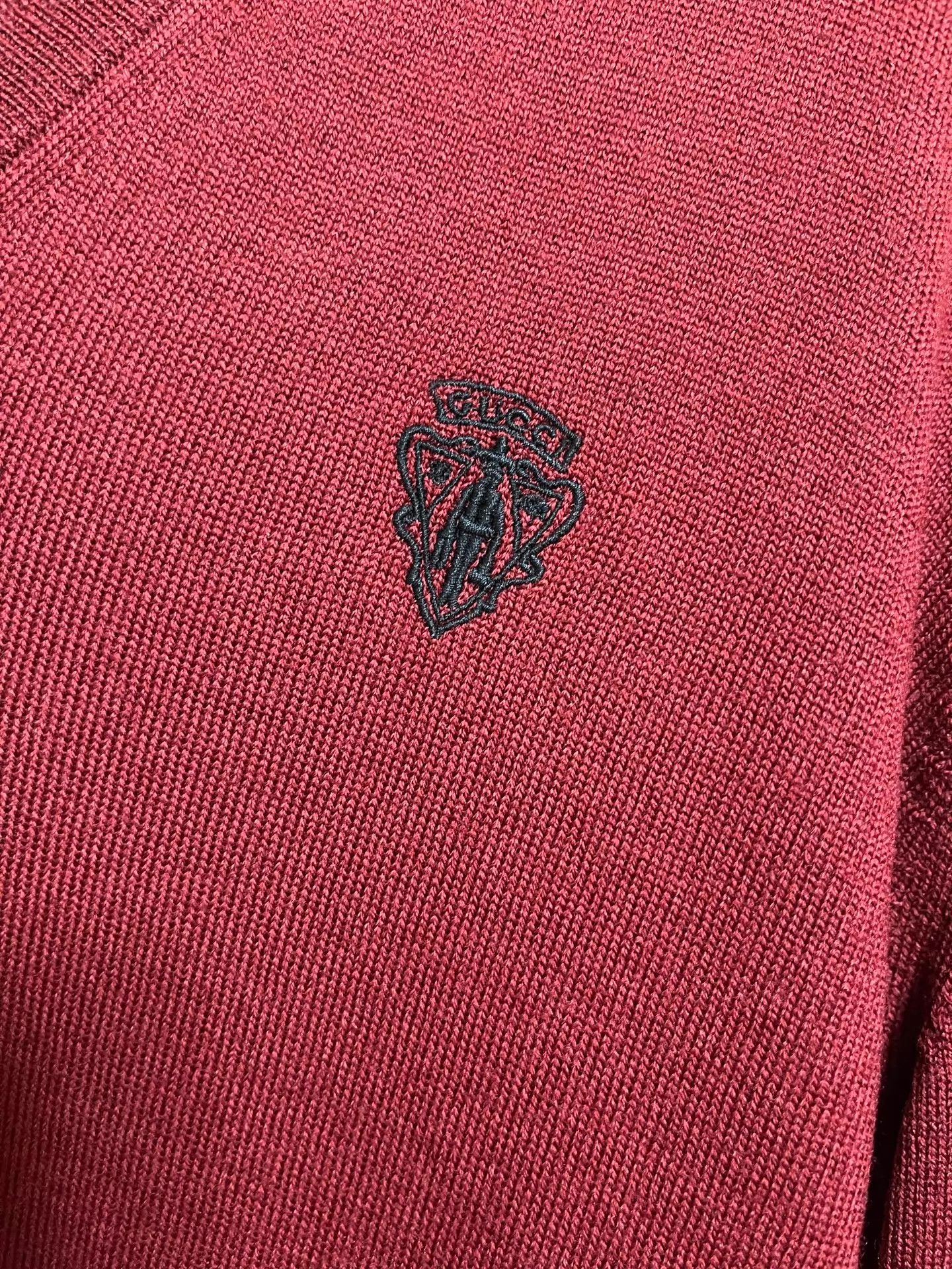 Gucci Gucci Wine Red Slim V-Neck Wool Knit Sweater M/L Size US L / EU 52-54 / 3 - 4 Thumbnail