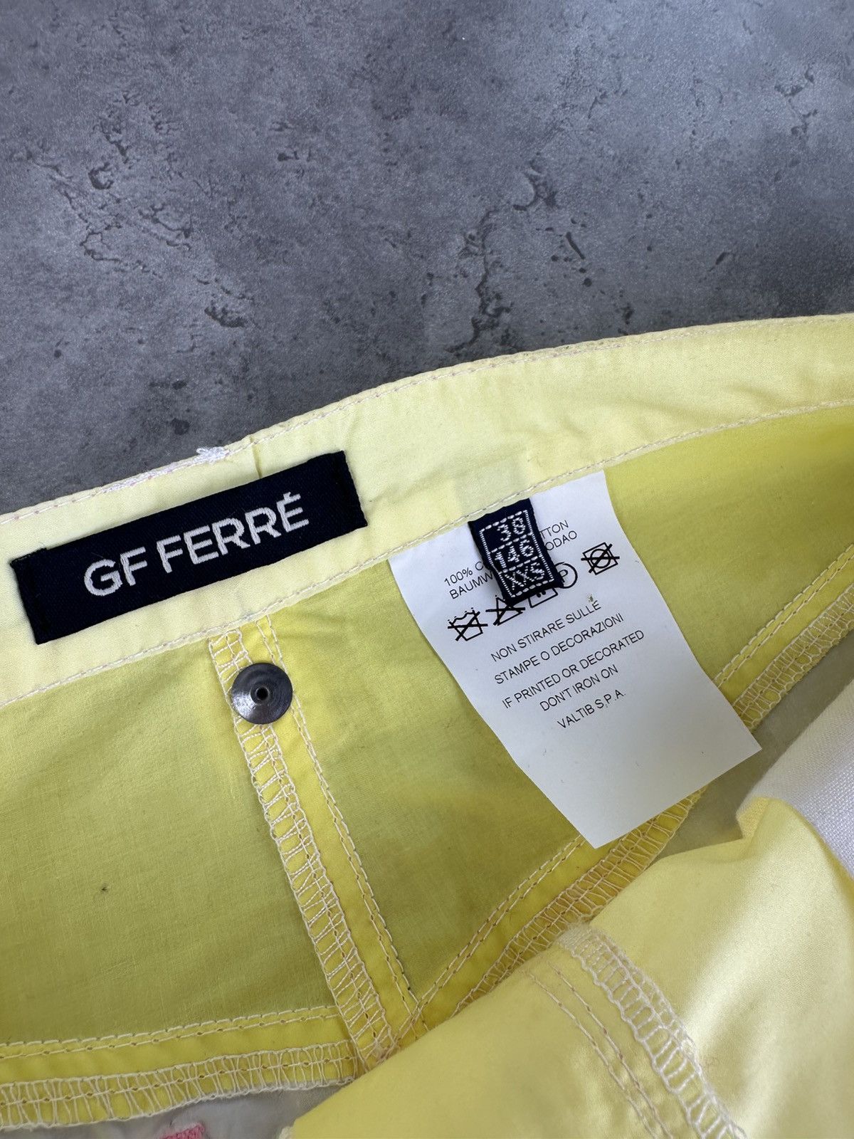 GF Ferre GF Ferre Mini Skirt Size 24" / US 00 / IT 34 - 2 Thumbnail