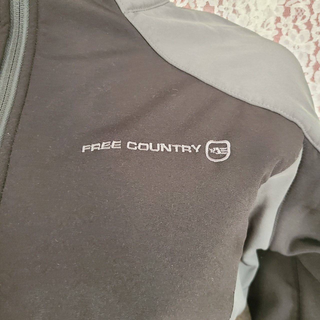 Free Country Free Country black gray full zip colorblock jacket size xl Size US XL / EU 56 / 4 - 4 Thumbnail