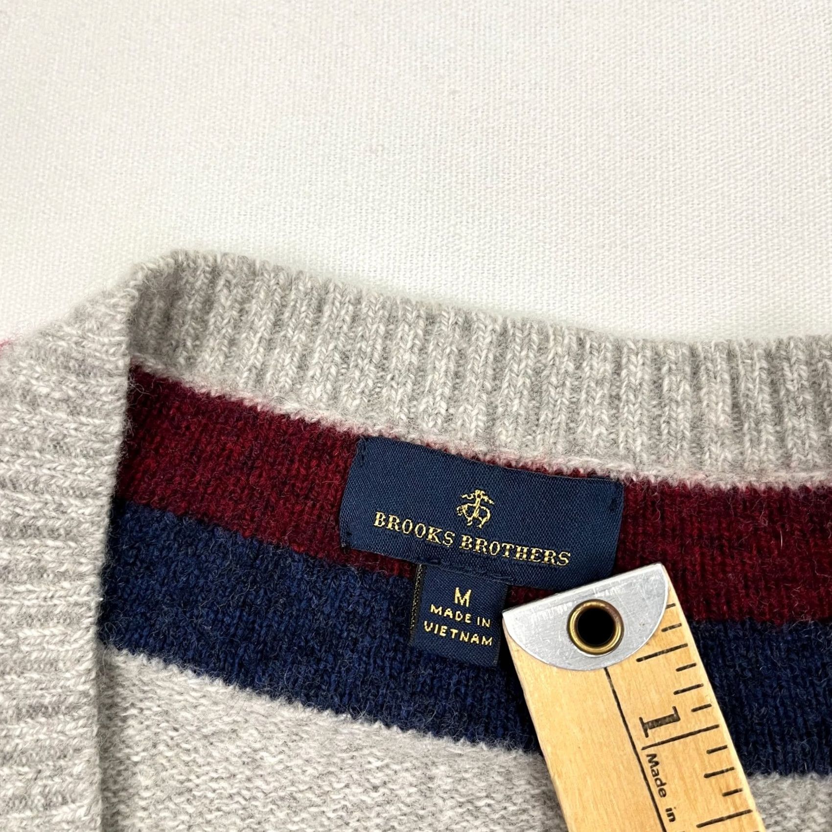 Brooks Brothers VINTAGE Brooks Brothers Sweater Womens M Gray Wool Tennis Cricket Academia Preppy V-Neck Size M / US 6-8 / IT 42-44 - 3 Thumbnail