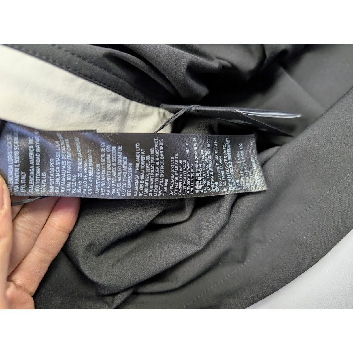 Balenciaga × Under Armour o1rshd1 Reversible Tracksuit Jacket in Black Size US S / EU 44-46 / 1 - 20 Thumbnail