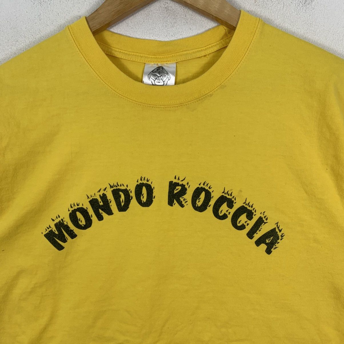 Japanese Brand MONDO ROCCIA The Cro-Magnons Japanese Band Tshirt Size US L / EU 52-54 / 3 - 4 Thumbnail