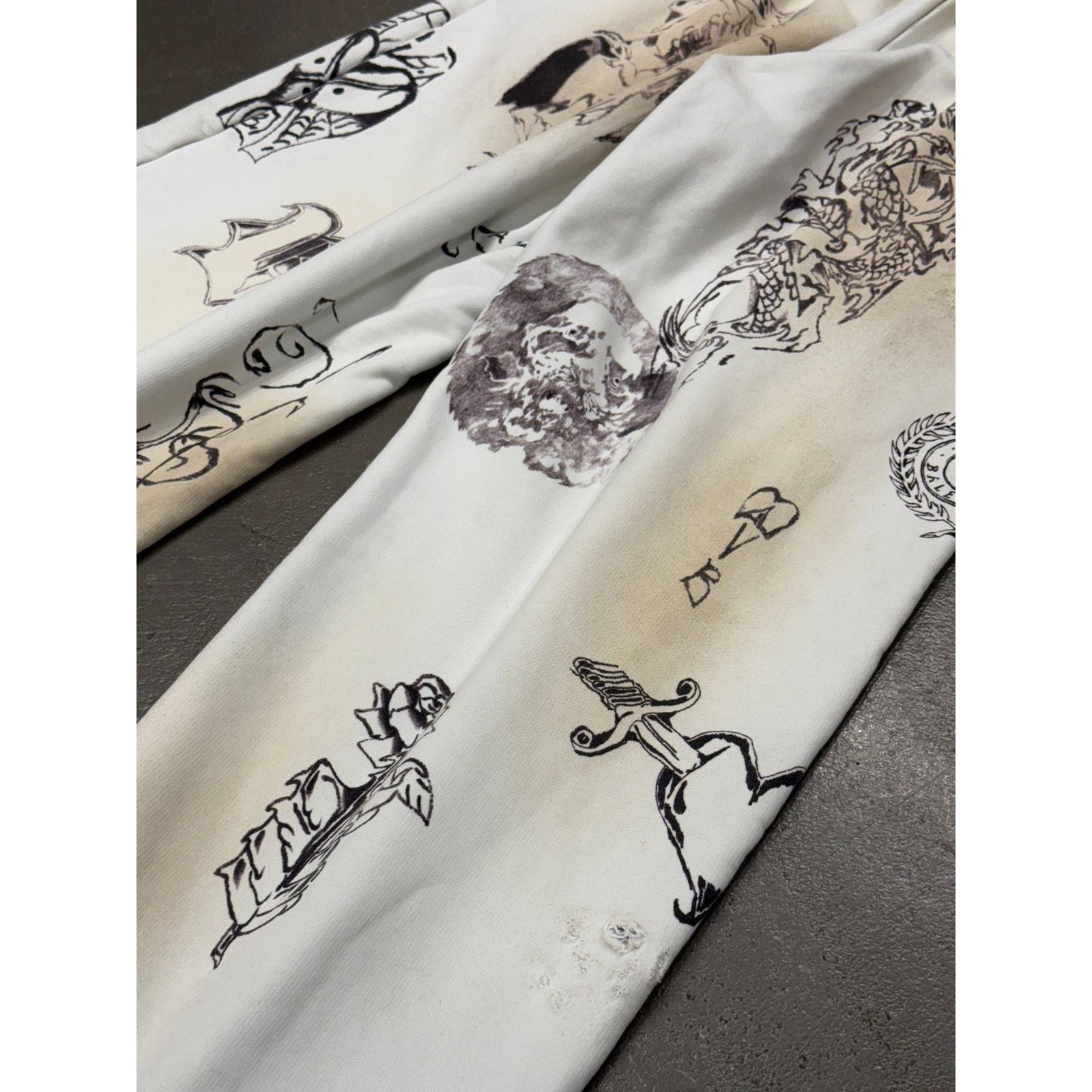 Balenciaga S/S2024 Balenciaga tattoo sweatpants Size US 28 / EU 44 - 7 Thumbnail