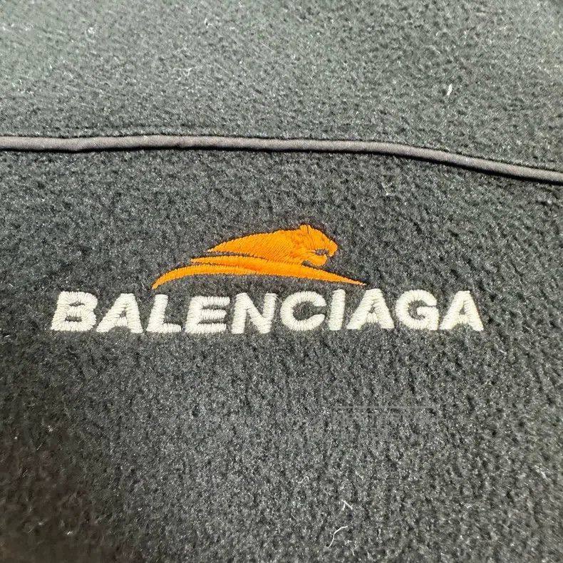 Balenciaga Balenciaga Tiger head logo embroidered fleece black jacket Size XXS / US 00 / IT 34 - 4 Thumbnail