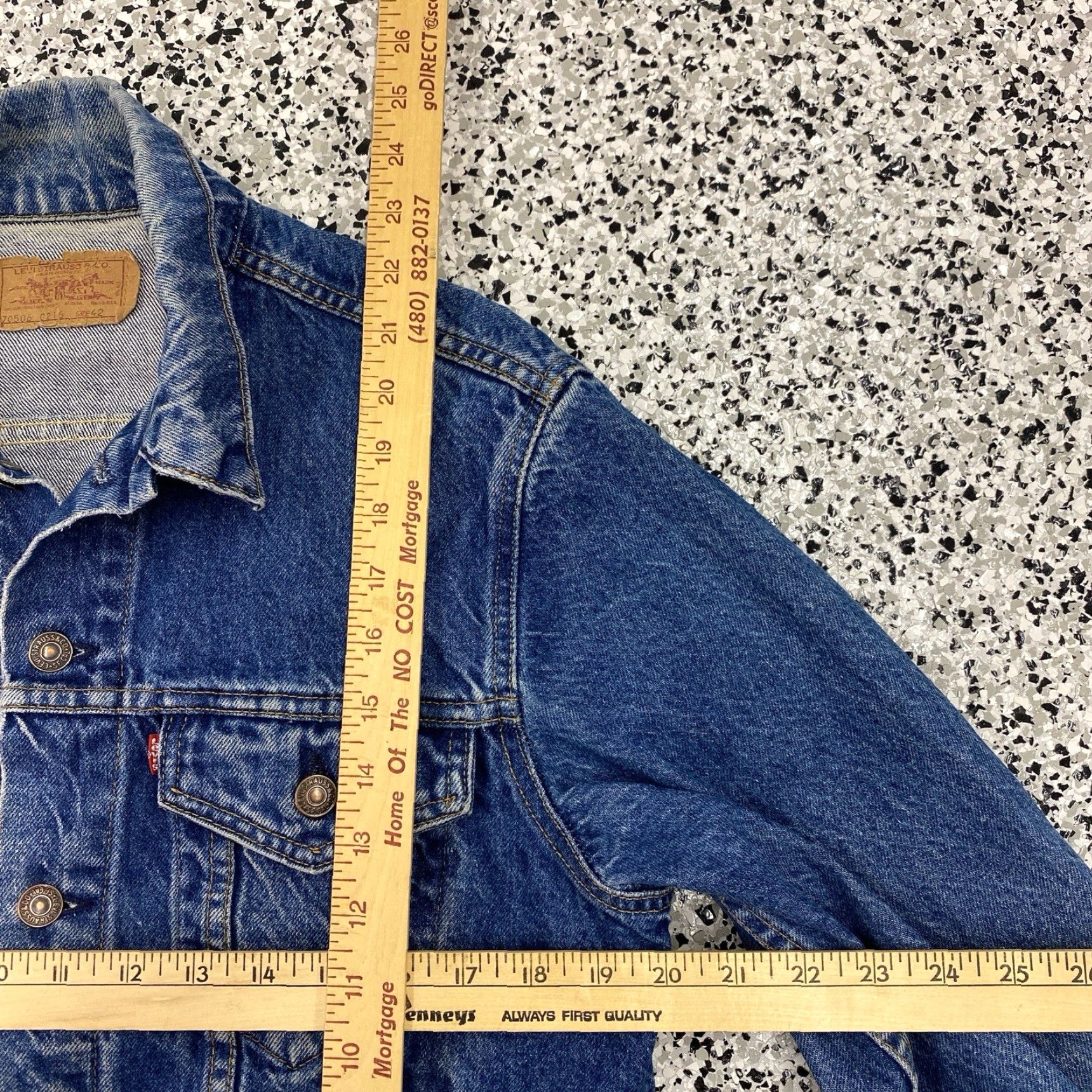 Levi's VINTAGE Levi's Trucker Jacket Mens 42 Blue Distressed 70506-0216 90s Size US XS / EU 42 / 0 - 4 Thumbnail