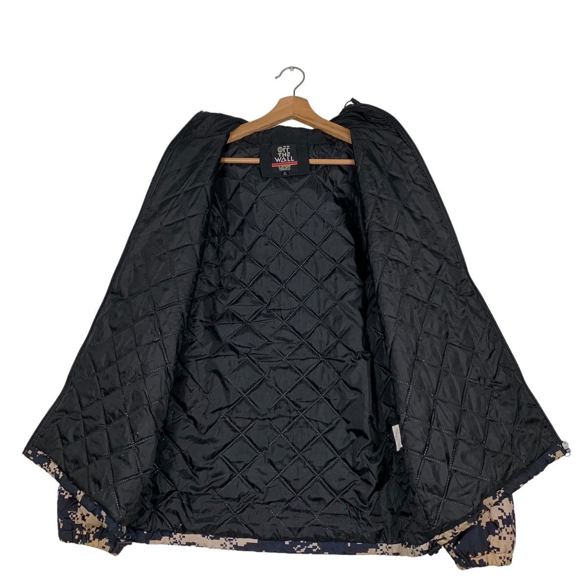 Vans VANS Of The Wall Digital Camo Hoodie Jacket #0455-C21 Size US XL / EU 56 / 4 - 9 Thumbnail