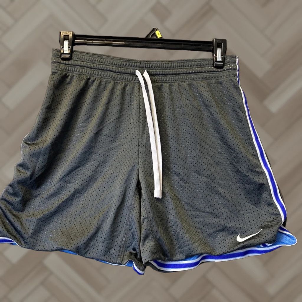 Nike Women’s Nike Shorts Basketball Athletic Gray Size S small /44-61 Size 28" / US 6 / IT 42 - 1 Thumbnail
