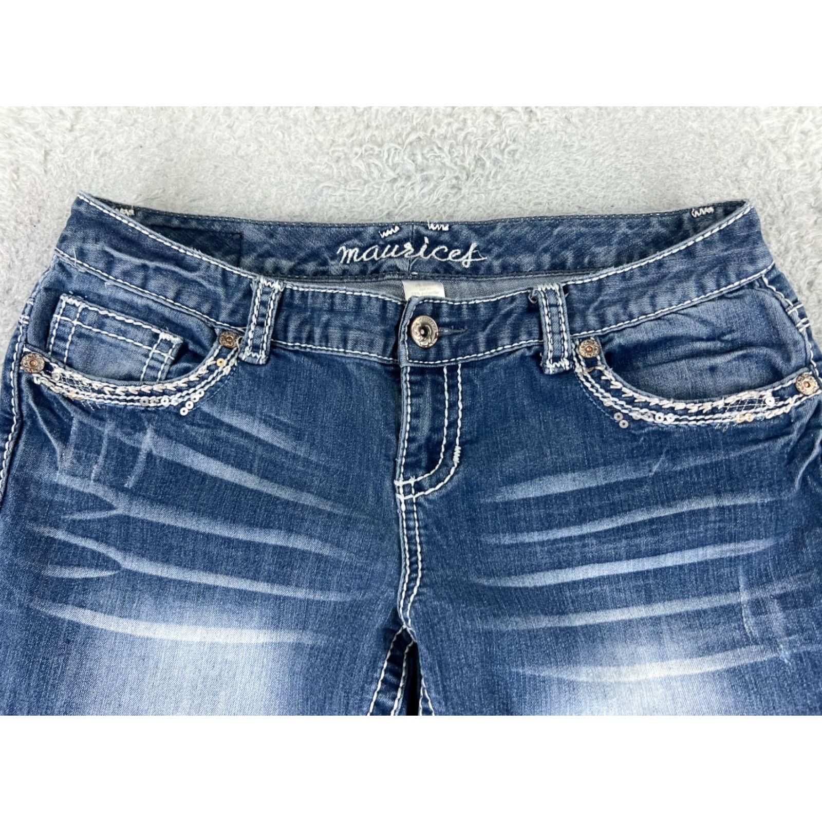 Vintage Maurices Women's Jeans Size 9 Blue Denim Low Rise Flared Embroidered 5-Pocket Regular Fit Size 30" / US 8 / IT 44 - 4 Thumbnail