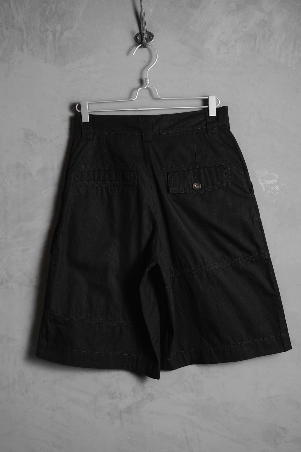 Jacquemus Jacquemus 'Le Short Laurier' Shorts black Size US 28 / EU 44 - 5 Thumbnail