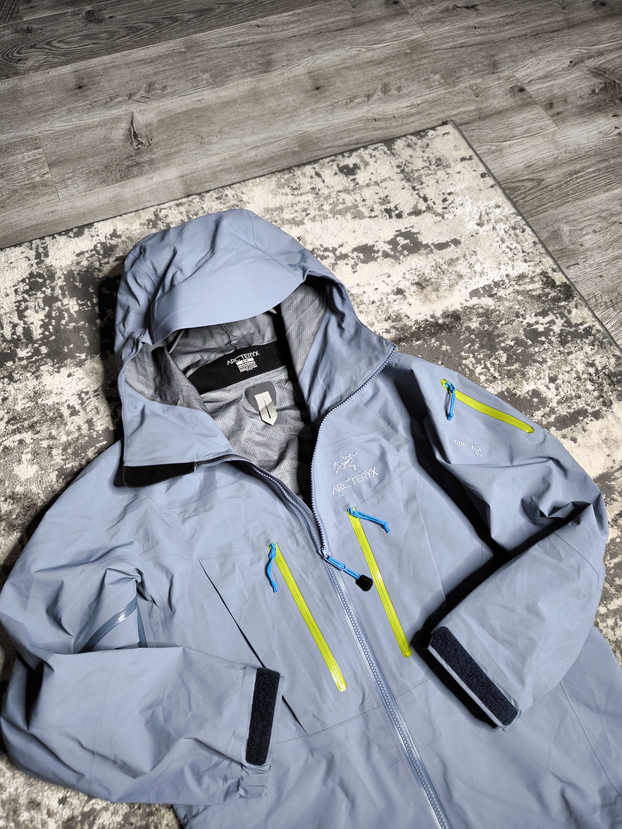 Arc'teryx Men's Arcteryx Alpha SV GORETEX PRO Jacket Size S Arc'teryx Size US S / EU 44-46 / 1 - 10 Thumbnail