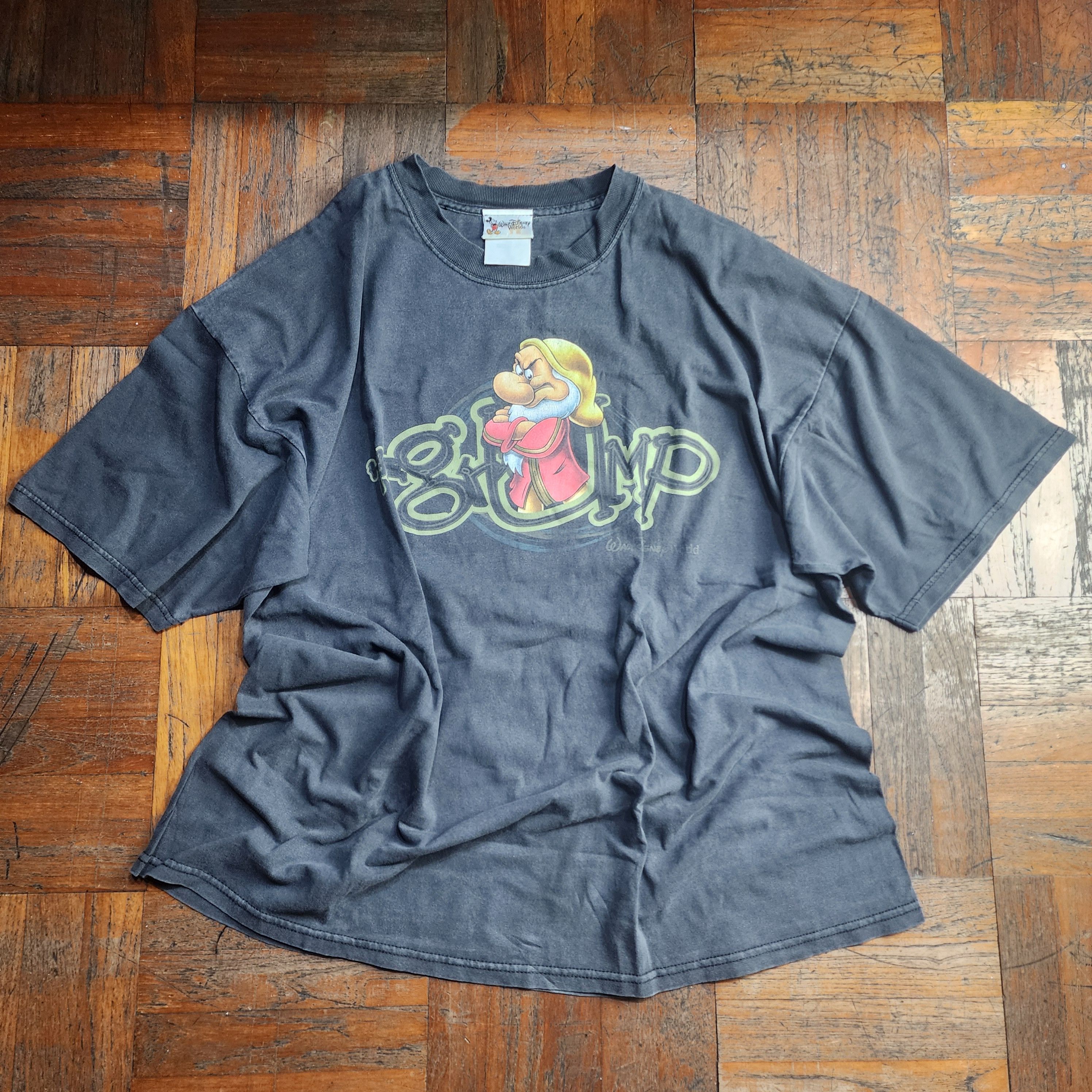 Disney × Vintage Vintage World Disney Snow White The Grump Grumpy size XXL Size US XXL / EU 58 / 5 - 2 Thumbnail