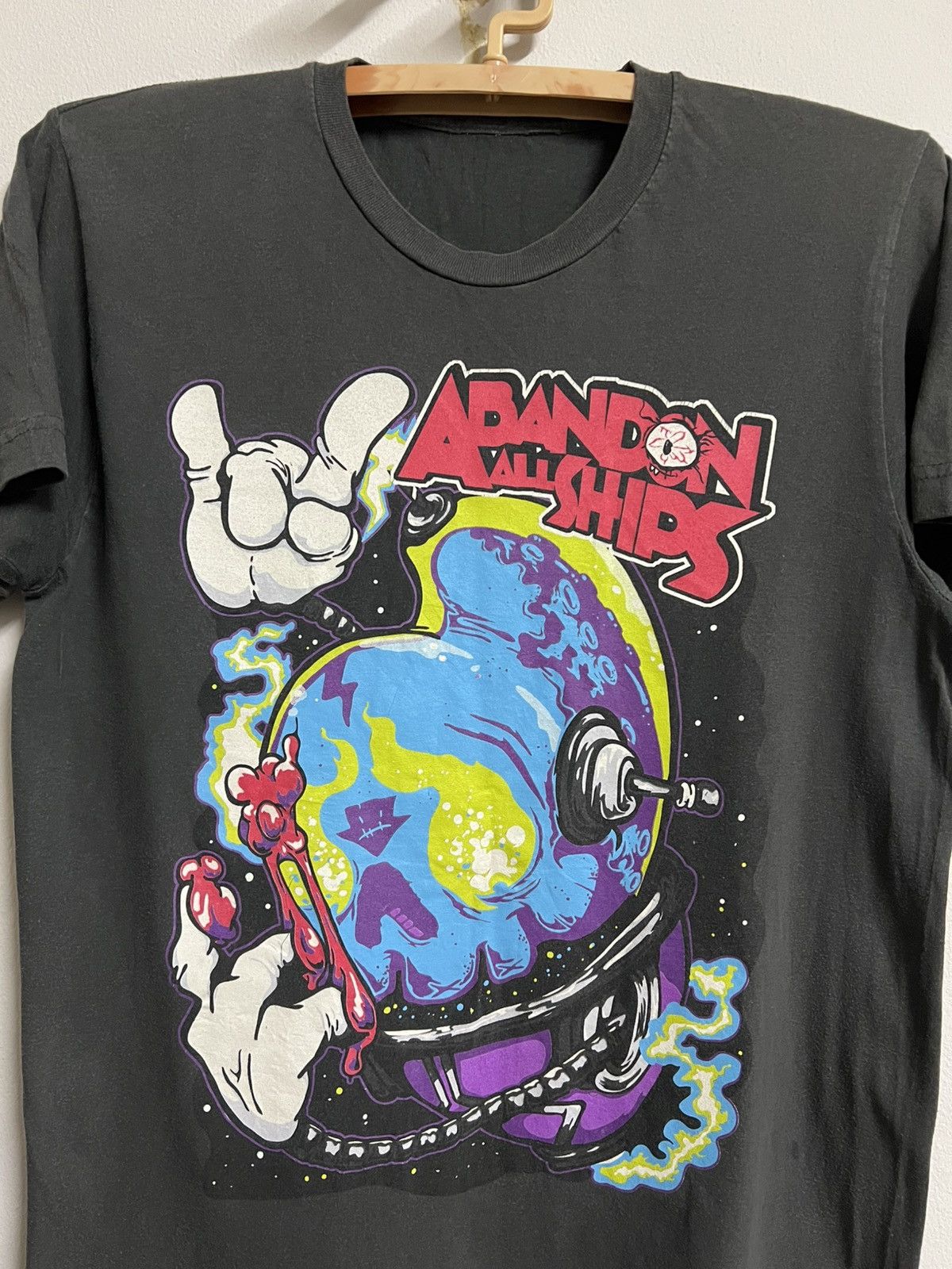 Band Tees “Abandon All Ship” Skull Graphic Tee Y2K Fade Streetwear Size US M / EU 48-50 / 2 - 1 Thumbnail