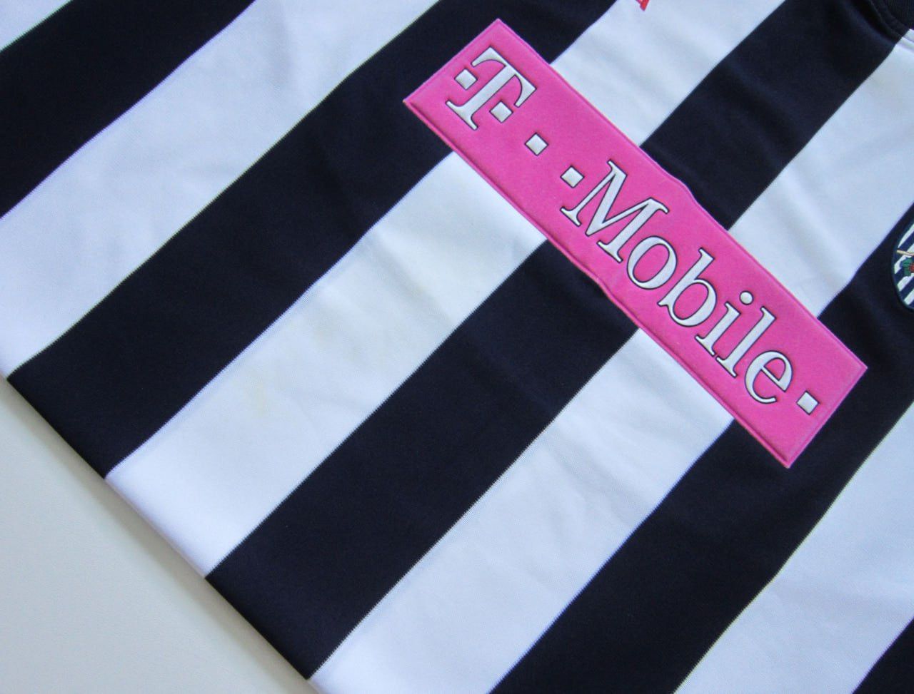 Vintage Diadora West Bromwich Soccer Jersey 2004-2005 Home Size US XL / EU 56 / 4 - 5 Thumbnail