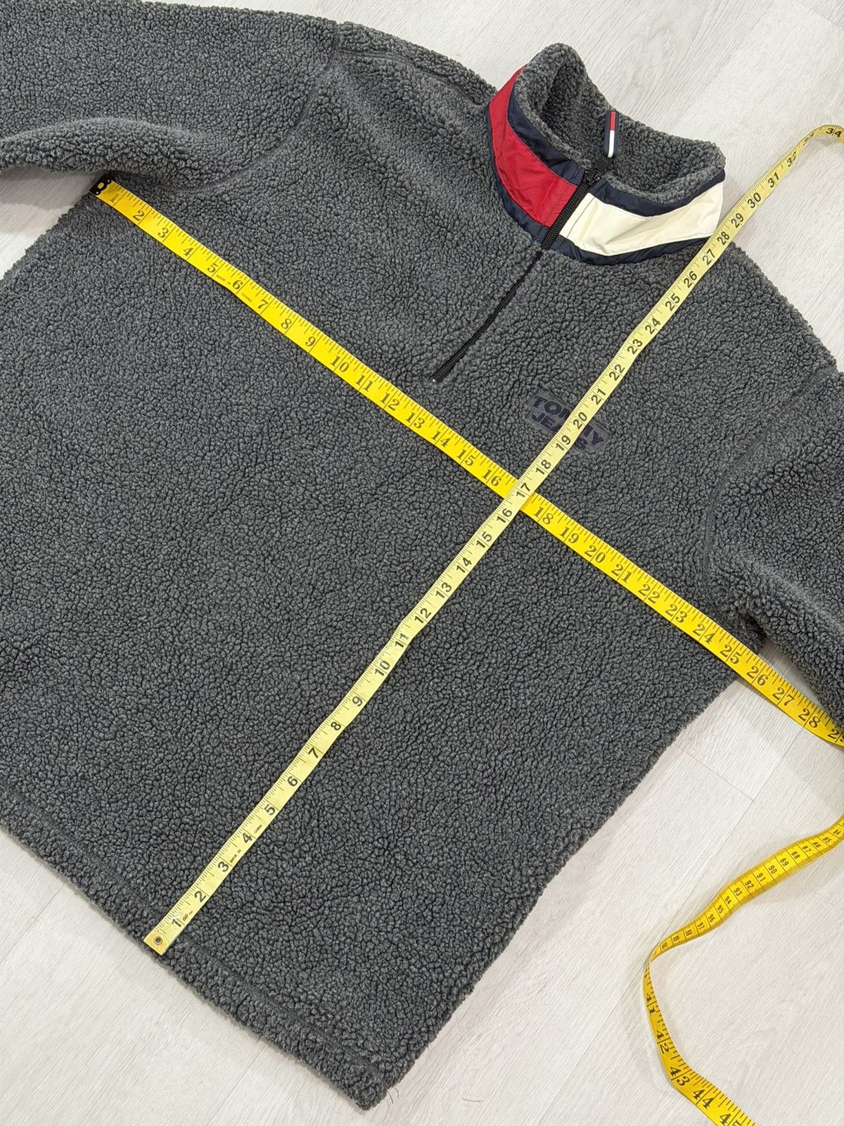 Tommy Hilfiger Vintage 90s Tommy Hilfiger Deep Pile Sherpa 1/4Zip Sweater L Size US L / EU 52-54 / 3 - 5 Thumbnail