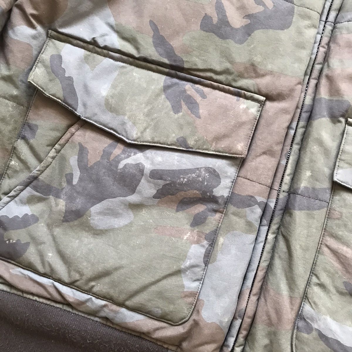Vintage Vintage Carhartt Camo Quilted Jacket Streetwear Y2K Boxy XXL Size US XXL / EU 58 / 5 - 5 Thumbnail