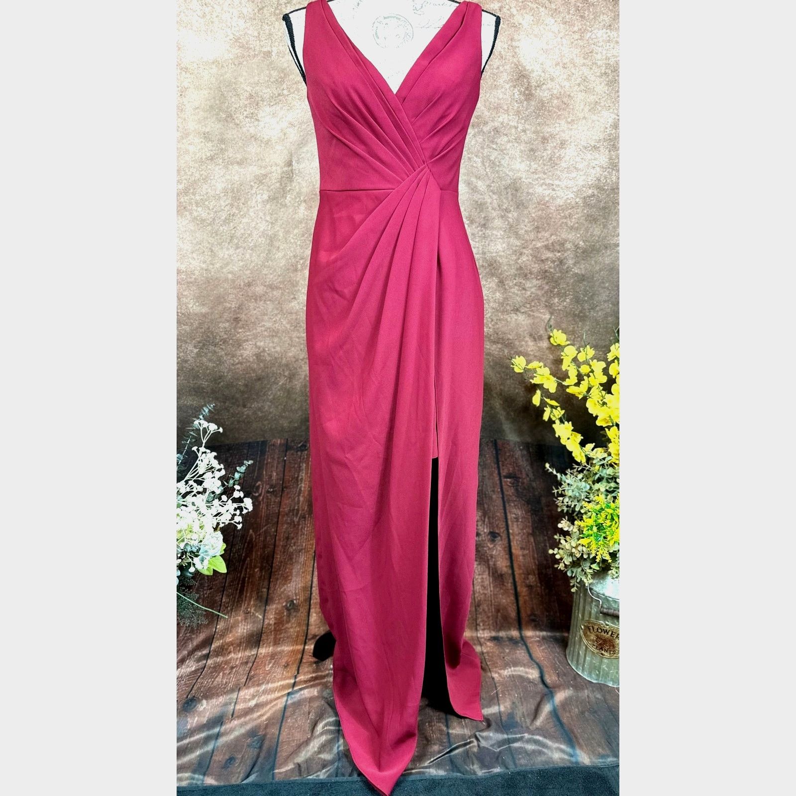 Jenny Packham Jenny Packham V-Neck Crepe Column Gown - Burgundy - size 4 Size S / US 4 / IT 40 - 6 Thumbnail