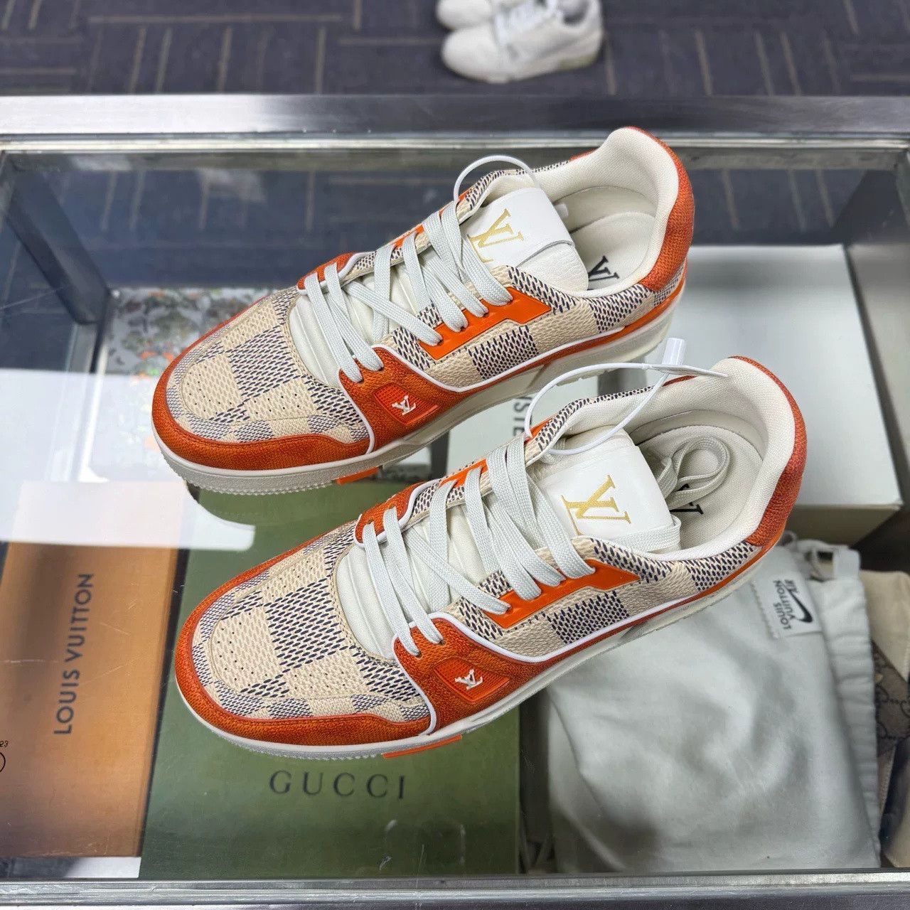 Louis Vuitton LV TRAINER Checkerboard Orange Size US 9 / EU 42 - 1 Thumbnail