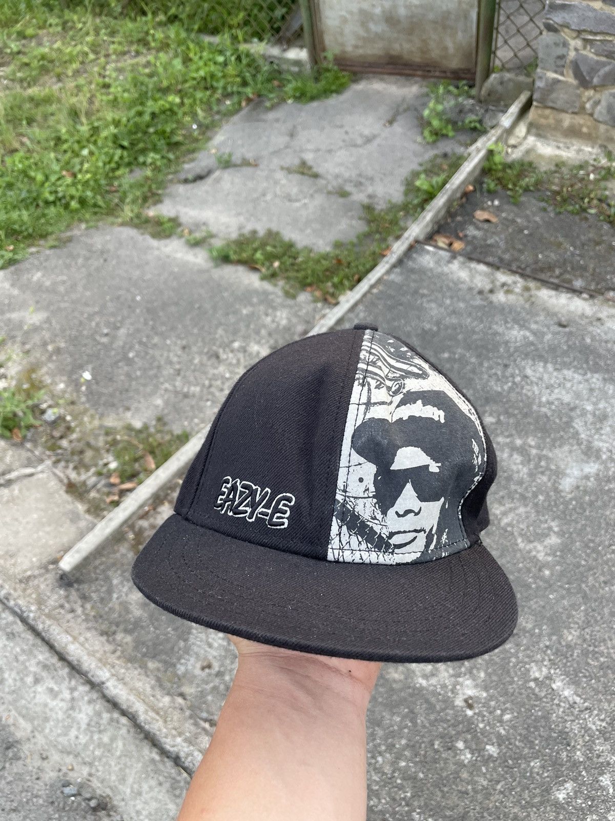 Rap Tees 2006 Rare Eazy-E Rap Vintage cap Y2K Size 34 - 1 Thumbnail