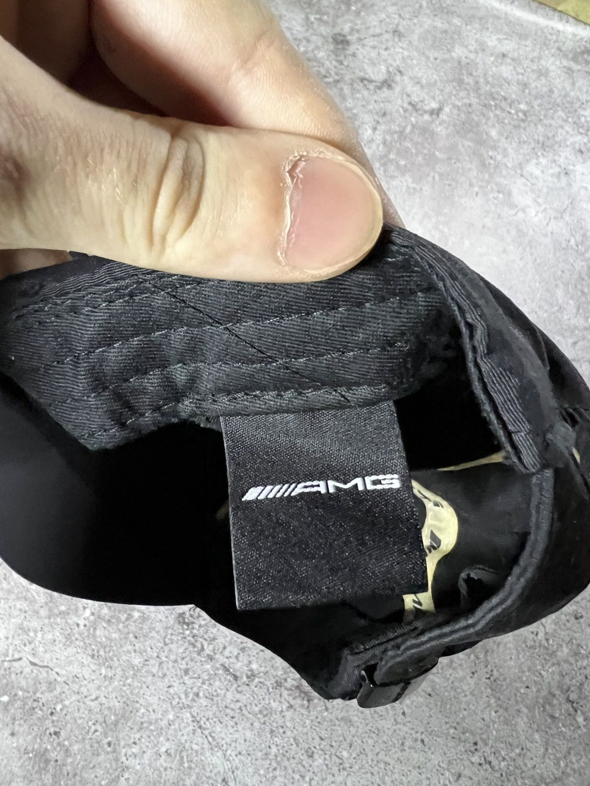 Mercedes-Benz AMG Carbon Fibre Strapback Hat Y2k Vinatge Racing F1 Petrona Size ONE SIZE - 7 Thumbnail