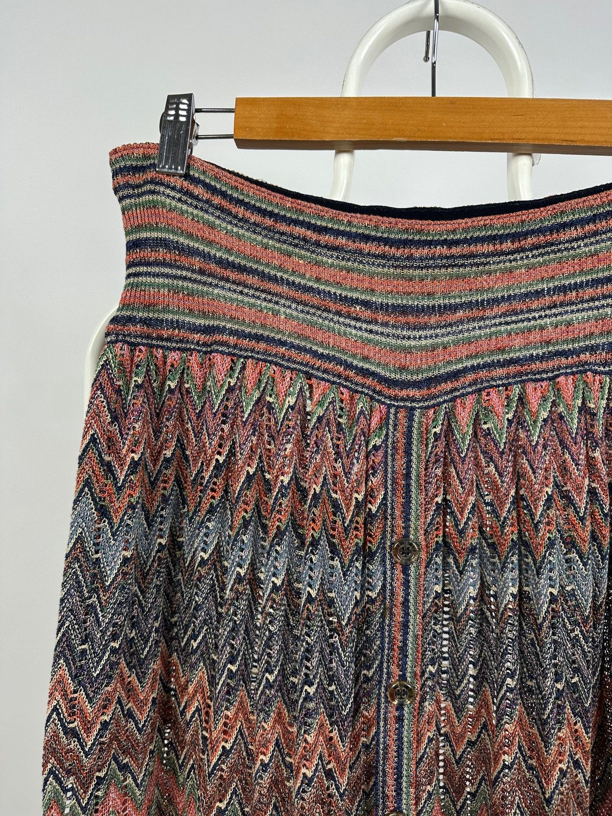 Missoni 90s Vintage Missoni Zigzag Crochet Knit A-Line Midi Skirt Size 28" / US 6 / IT 42 - 4 Thumbnail