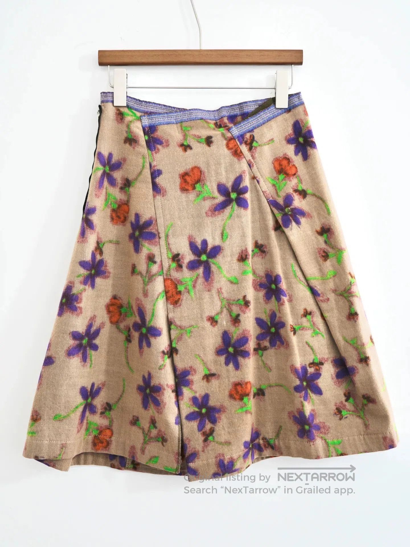 Comme des Garcons Comme des Garcons Floral Button Skirt. Size 35" - 2 Thumbnail