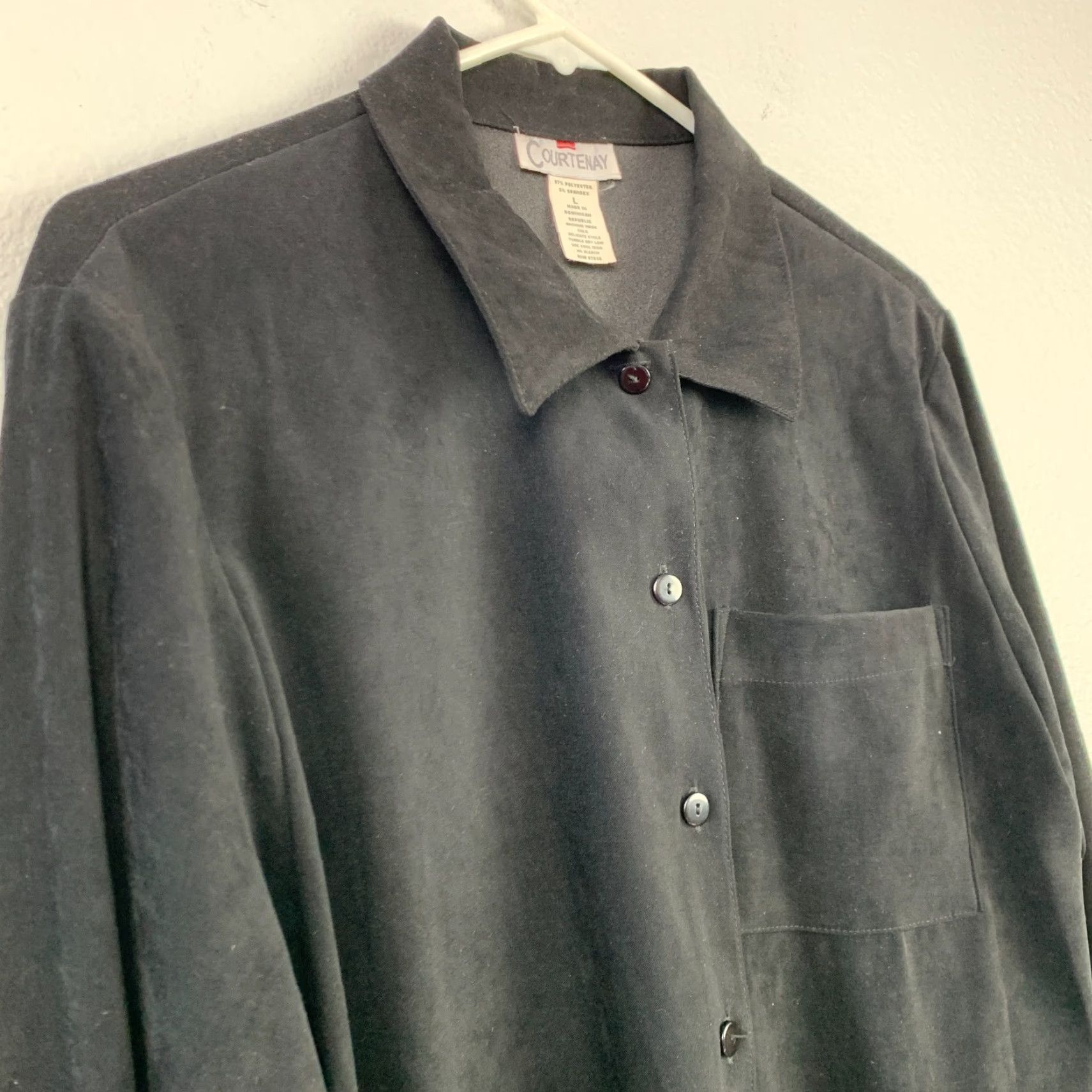 Vintage VINTAGE Courtenay Black Button Up Faux Suede Shirt Womens L Size L / US 10 / IT 46 - 2 Thumbnail