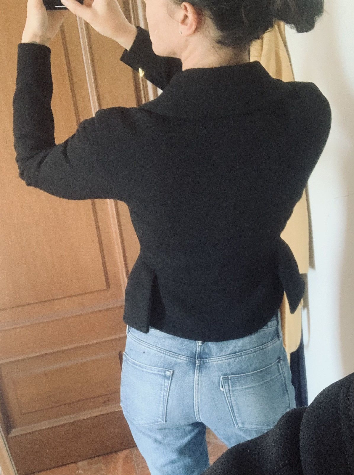 Tom Ford Tom Ford Black Wool Cropped Blazer XS/S – Gold Hardware Size S / US 4 / IT 40 - 5 Thumbnail