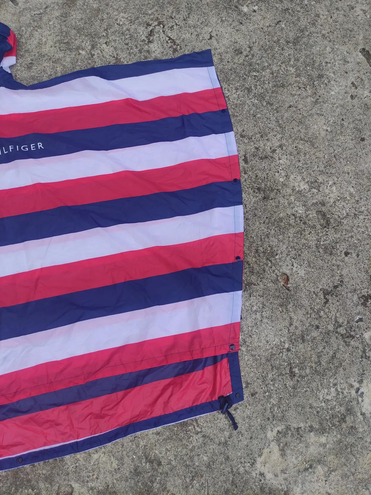 Tommy Hilfiger NOS🔥 TOMMY HILFIGER PONCHO /CAPE RAINCOAT Size US L / EU 52-54 / 3 - 15 Thumbnail