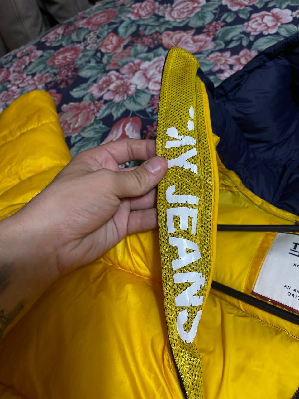 Tommy Jeans × Vintage Tommy Jeans Hilfiger 90's Puffer Jacket size M Size US M / EU 48-50 / 2 - 19 Thumbnail
