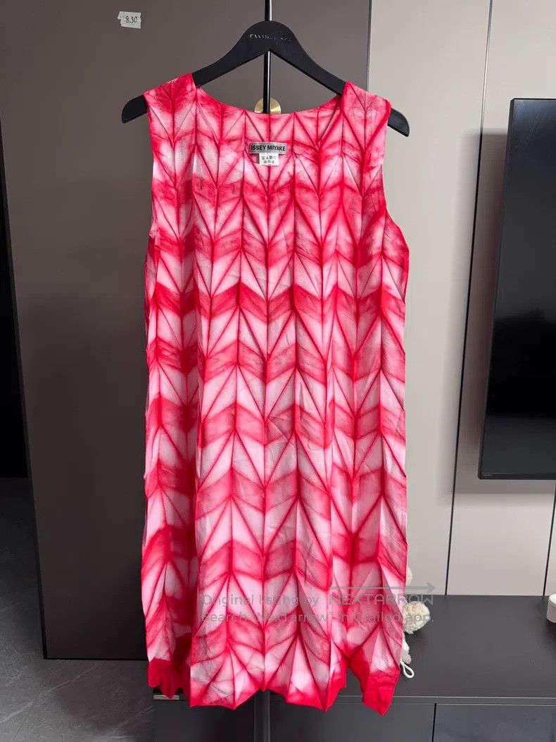 Issey Miyake Issey Miyake Wax Tie-dye Maple Leaf Series Dress Size M / US 6-8 / IT 42-44 - 1 Thumbnail