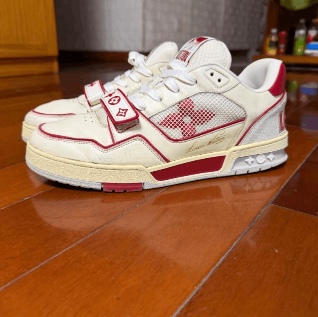 Louis Vuitton Louis Vuitton low-top sneakers Size US 9 / EU 42 - 1 Thumbnail
