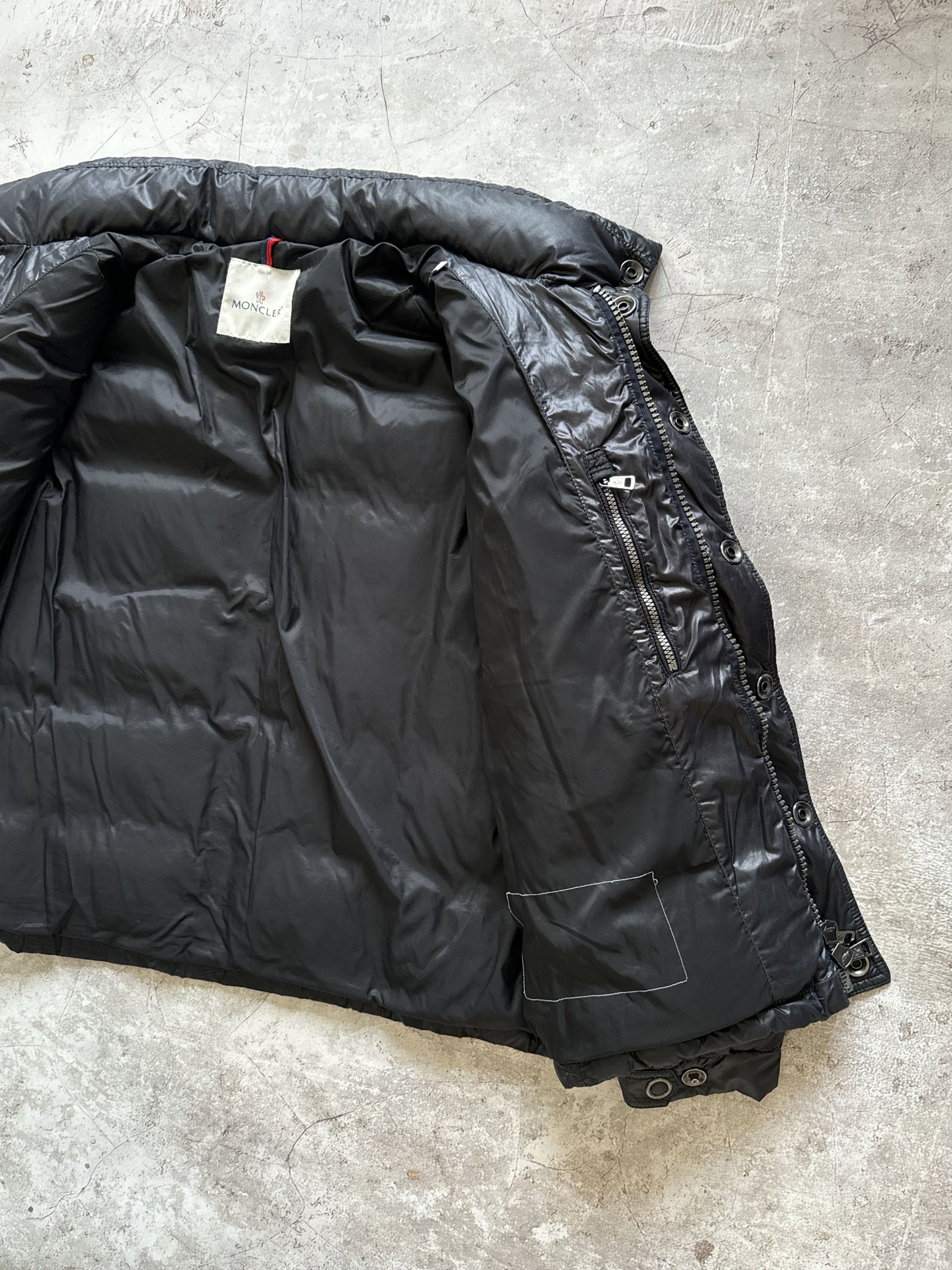 Moncler moncler black puffer jacket with front pockets Size US XL / EU 56 / 4 - 12 Thumbnail