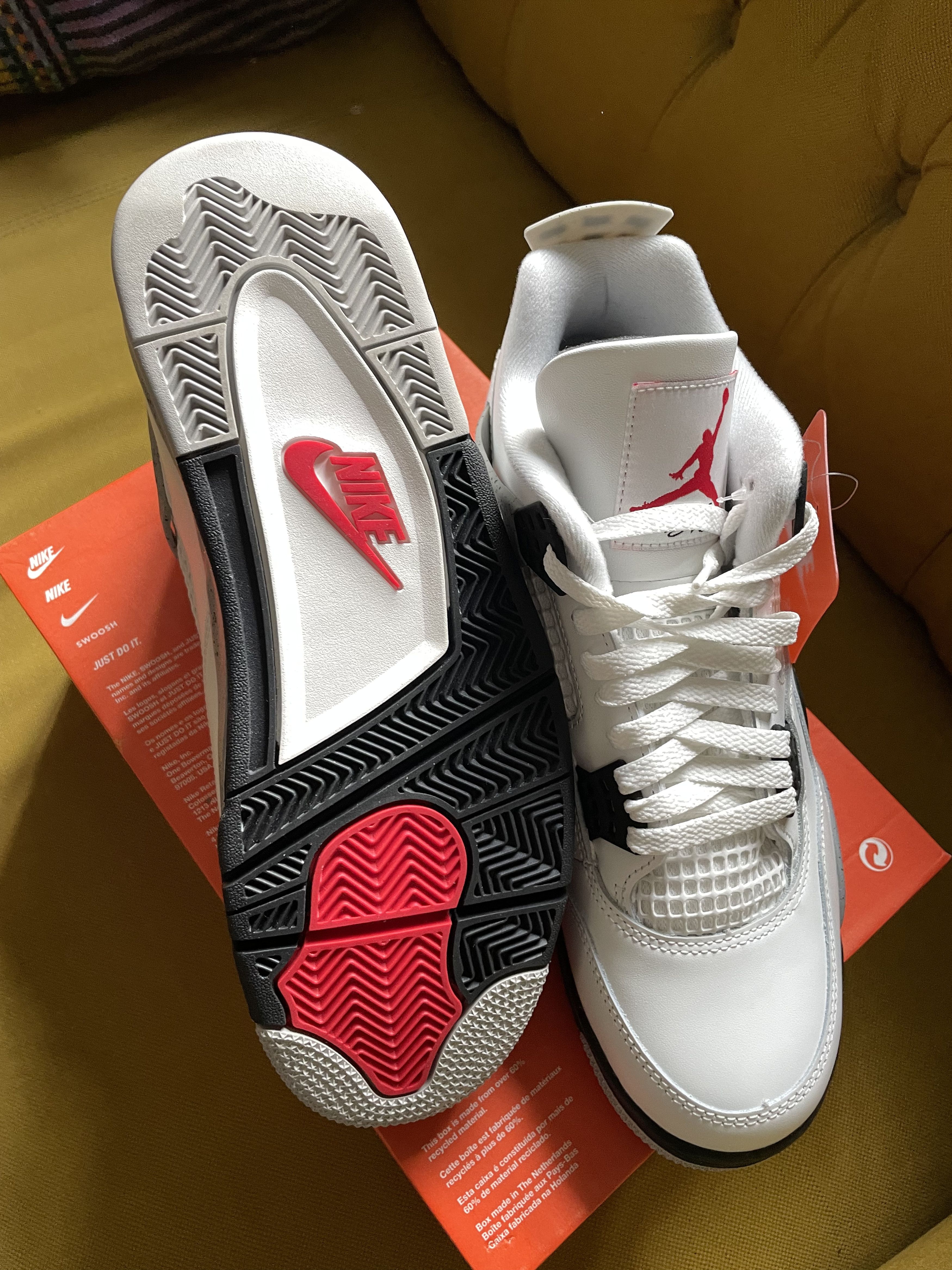 Jordan Brand Nike Air Jordan 4 white cement Size US 10.5 / EU 43-44 - 3 Thumbnail