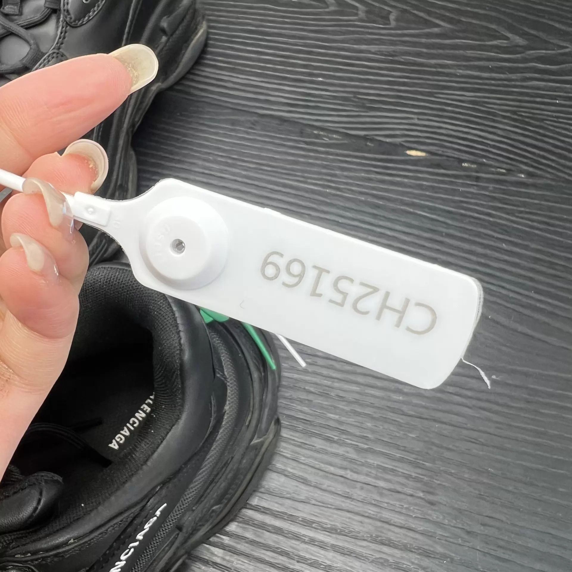 Balenciaga Balenciaga Triple S Black Size 43 Like New Original Box Size US 10 / EU 43 - 9 Thumbnail
