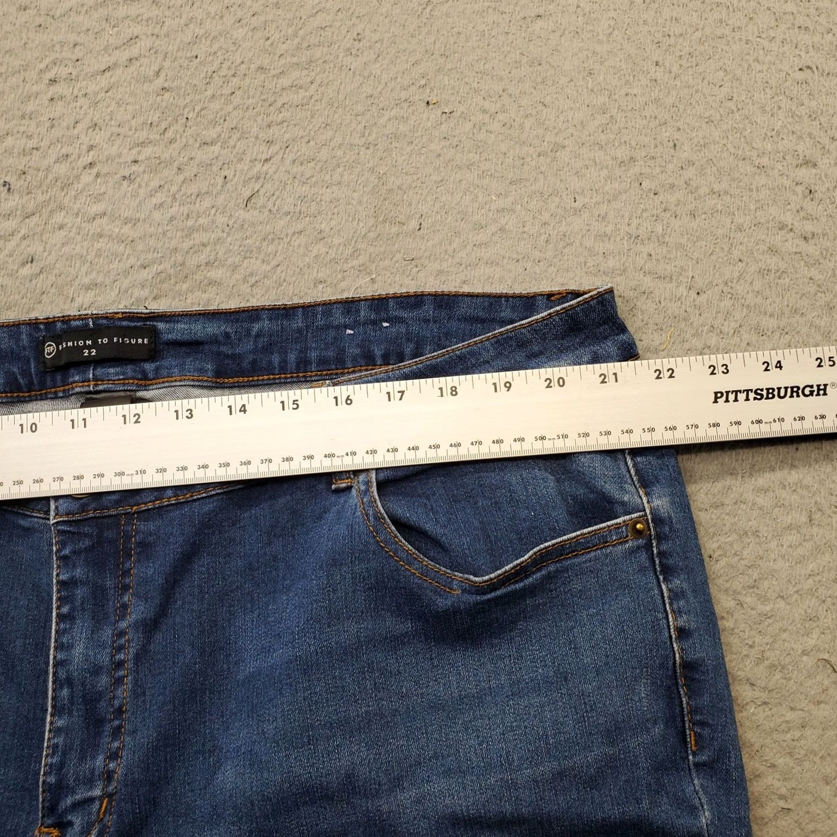 Vintage Fashion to Figure Womens 22 Blue Denim Skinny Jeans 5-Pocket Stretch Medium Wash Vintage: No Size 40" / US 18 - 6 Thumbnail