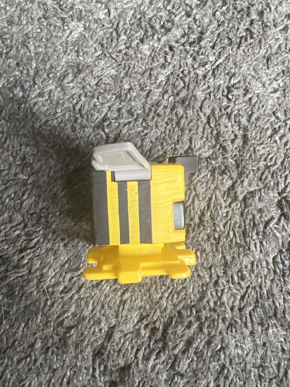 Warner Bros 2025 McDonald’s A Minecraft Movie Bee Figure Size ONE SIZE - 4 Thumbnail