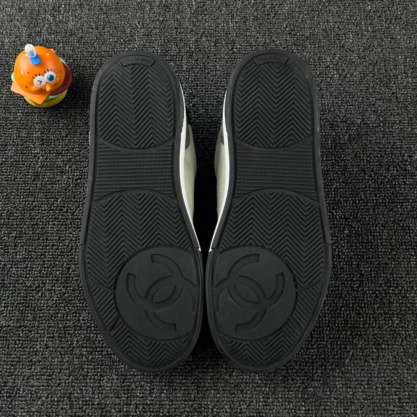 Chanel Chanel 24S Black/White/Gray suede paneled sneakers 36 Size US 5 / IT 35 - 6 Thumbnail