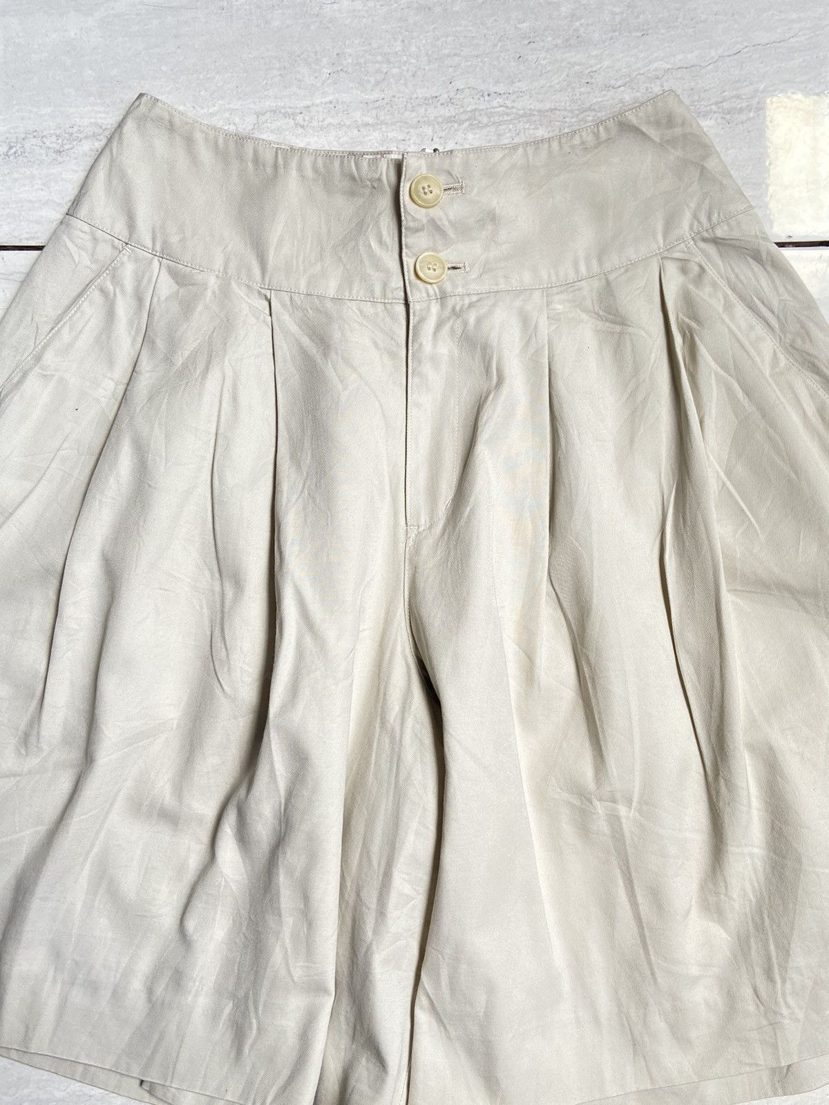Issey Miyake IS ISSEY MIYAKE Cream Shorts Size US 26 / EU 42 - 2 Thumbnail