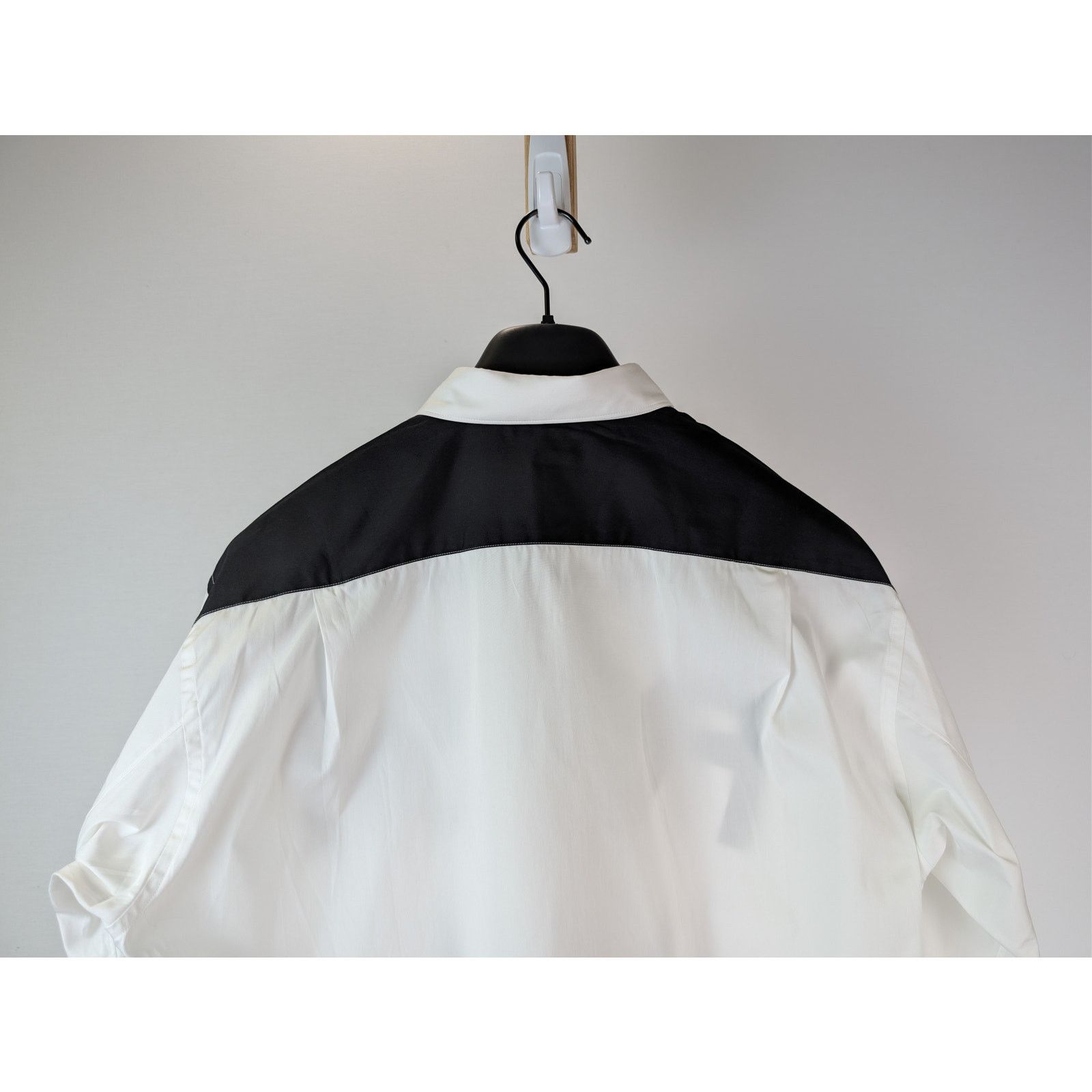 Comme des Garcons SHIRT o1rshd1 Fresh Graphic-Print Cotton Shirt in White / Black Size US XL / EU 56 / 4 - 11 Thumbnail