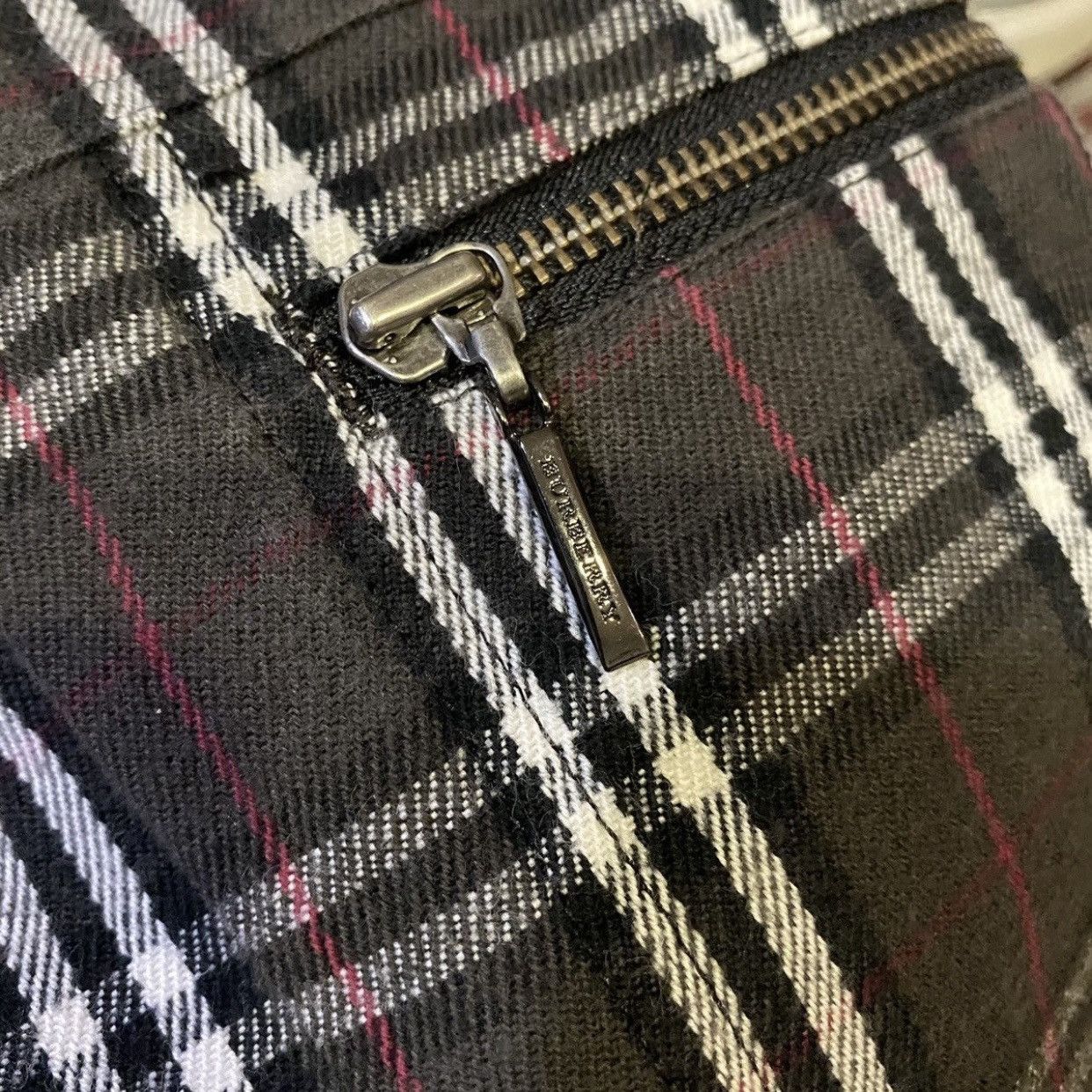 Burberry × Vintage Vintage Burberry London Nova Check Stretchable Pants Size US 28 / EU 44 - 6 Thumbnail