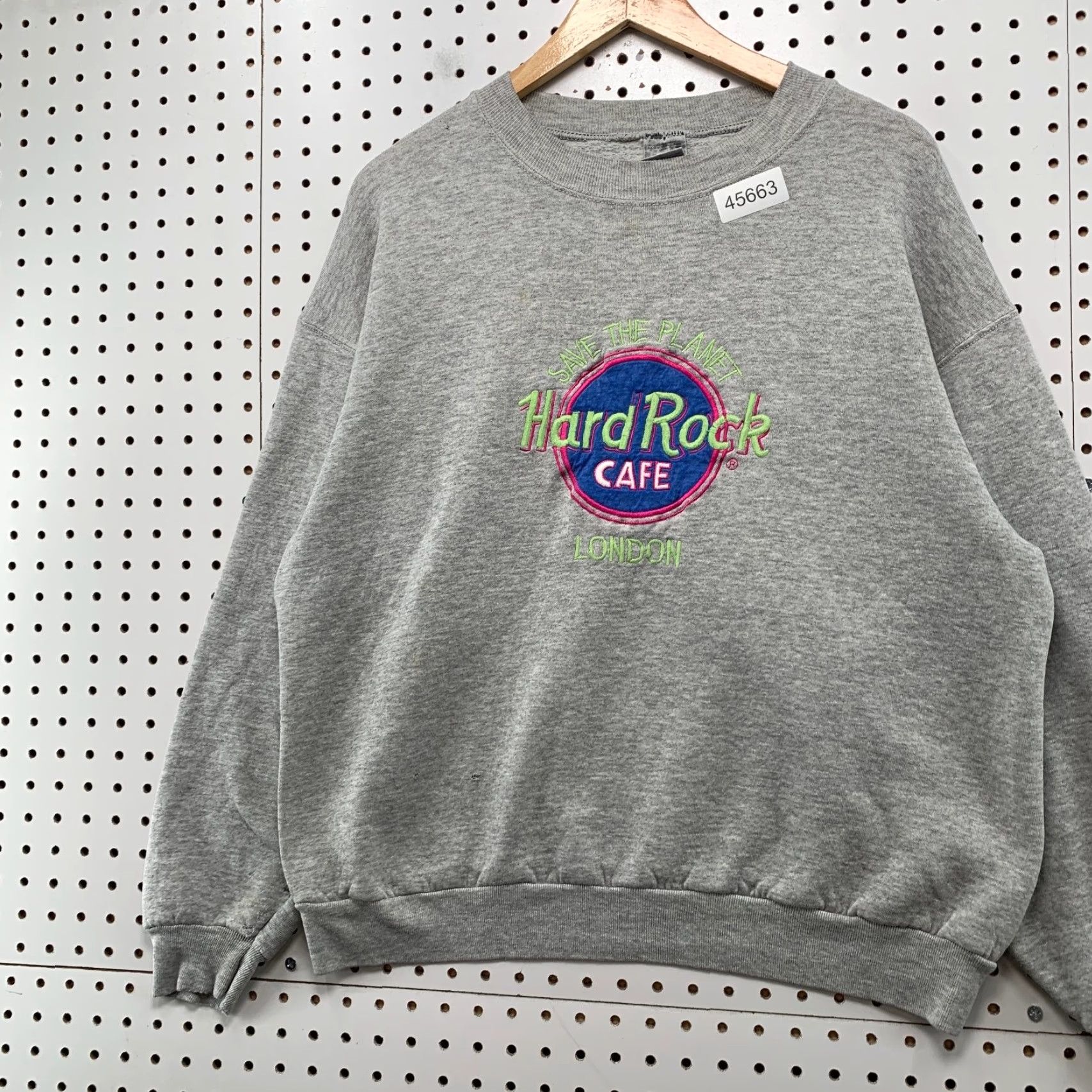 Vintage VINTAGE Hard Rock Cafe London Sweatshirt Mens Large Gray Embroidered Pullover Size US L / EU 52-54 / 3 - 2 Thumbnail