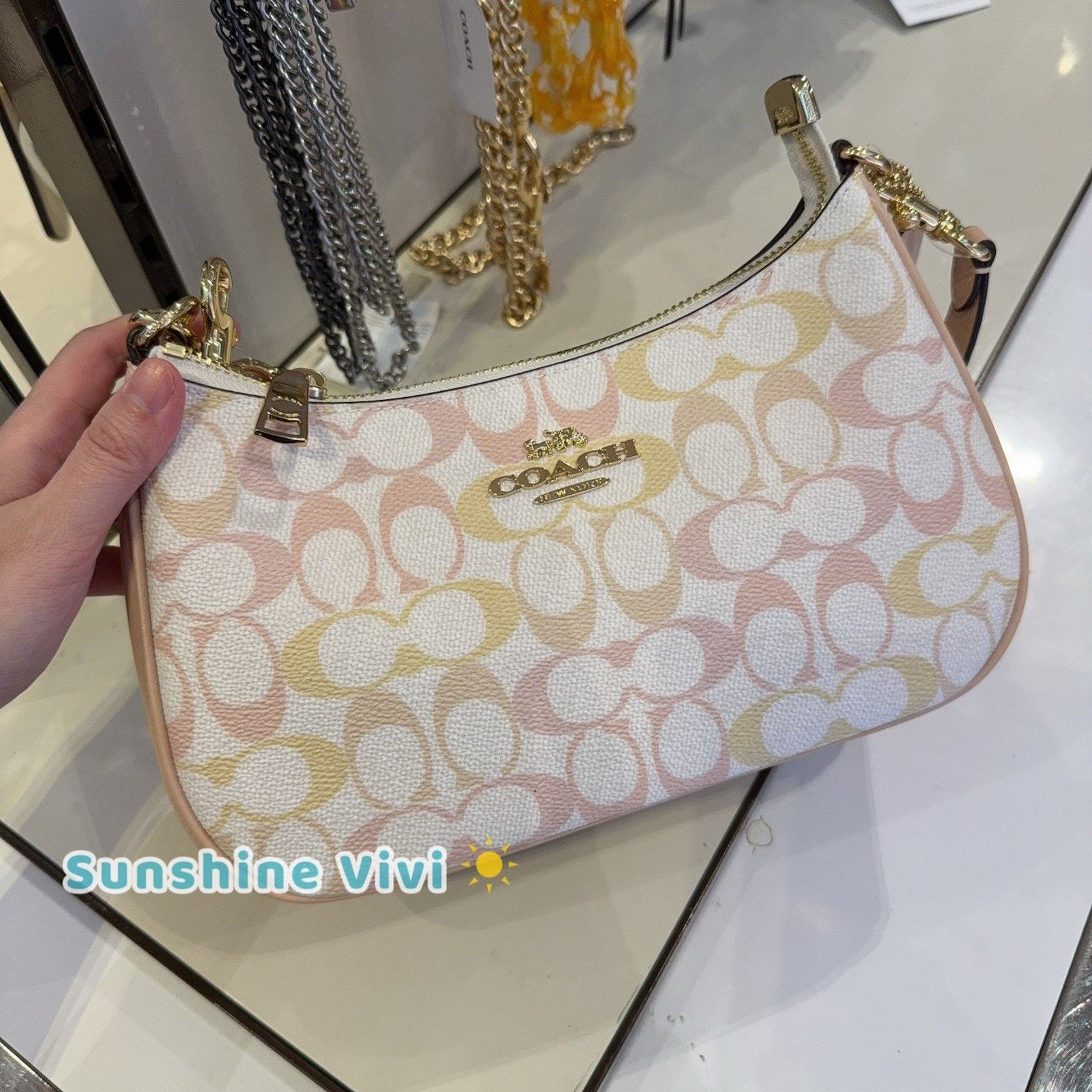 Coach NWT Coach Teri Shoulder Bag Pretty CDZ05 Gold/Chalk/Pink Size ONE SIZE - 1 Thumbnail