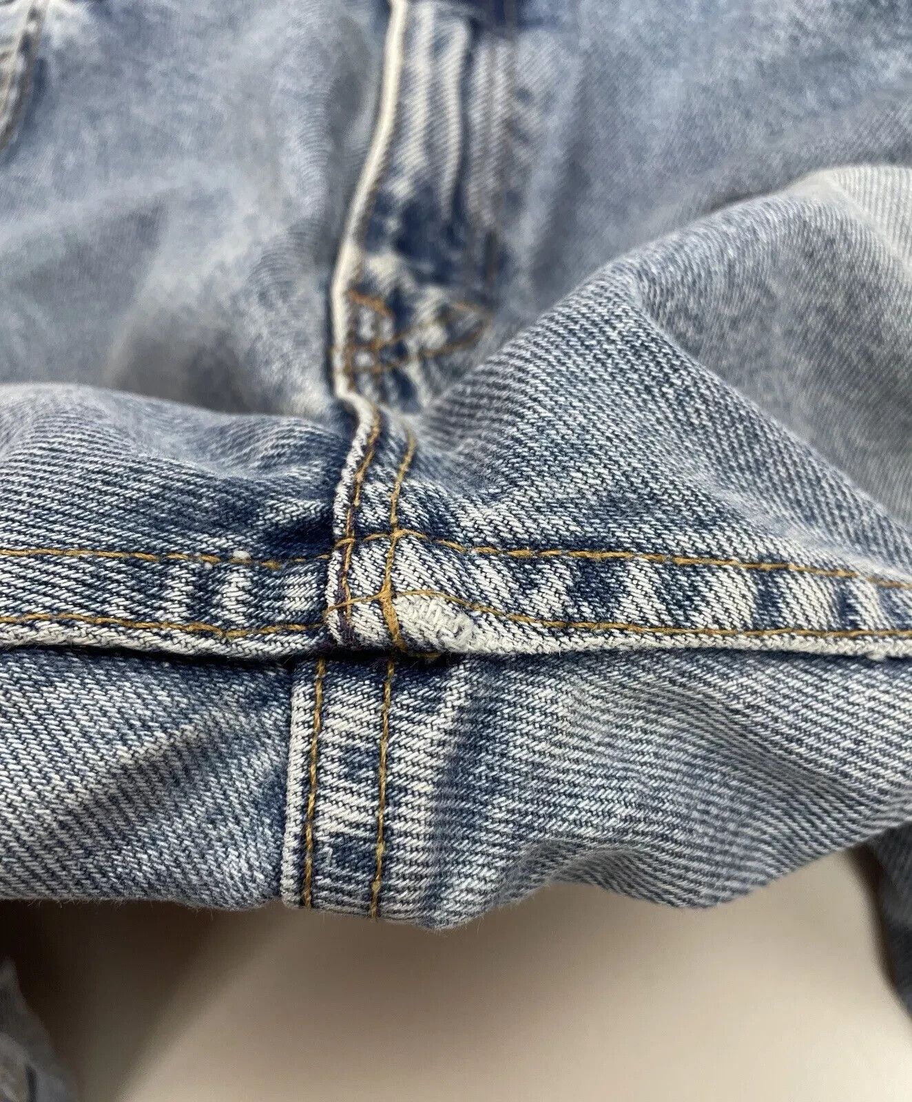 Levi's Vintage 1990s Levi’s 950 Men Jeans Tapered Leg Made in USA Size US 28 / EU 44 - 8 Thumbnail
