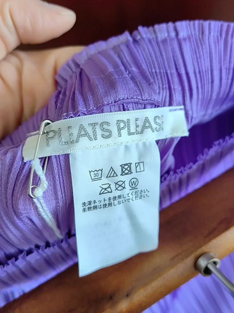 Issey Miyake Issey Miyake size:3 Violet pleated straight-leg pants Size 23" - 8 Thumbnail