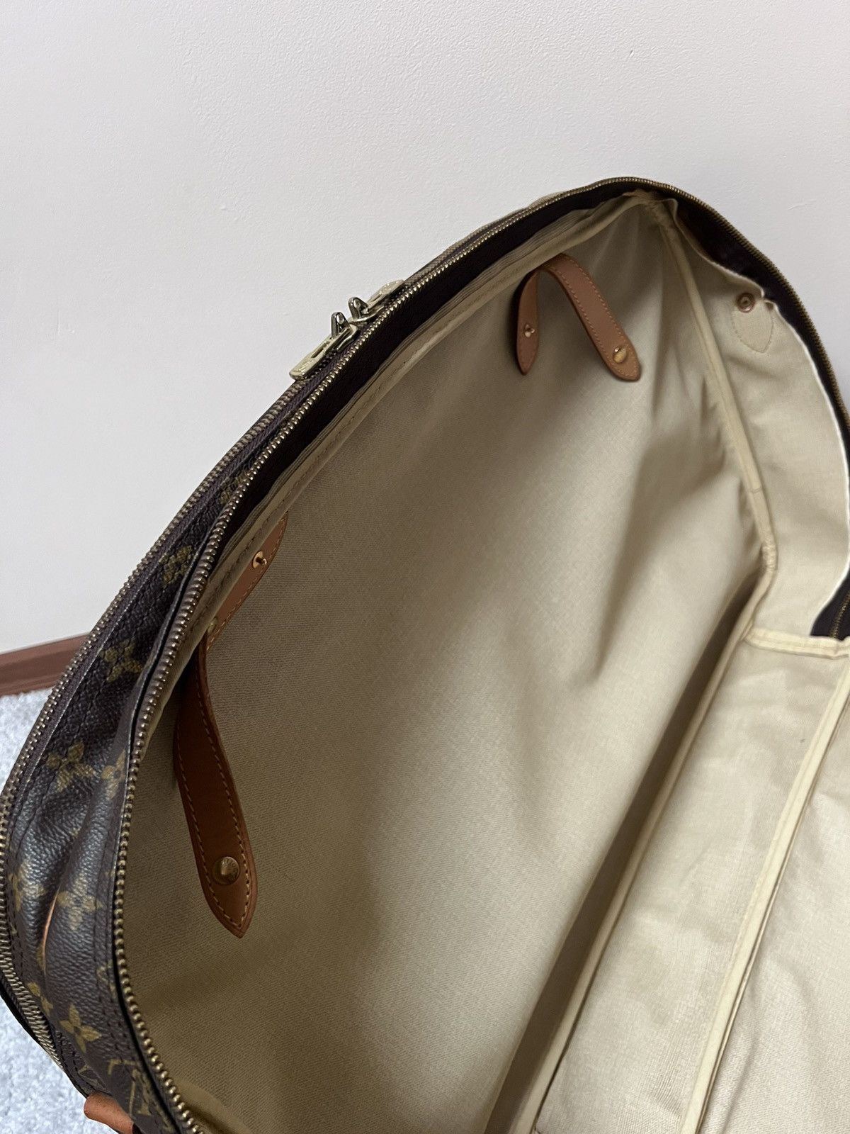 Louis Vuitton Louis Vuitton Alize 60 Monogram Travel Bag Size ONE SIZE - 12 Thumbnail