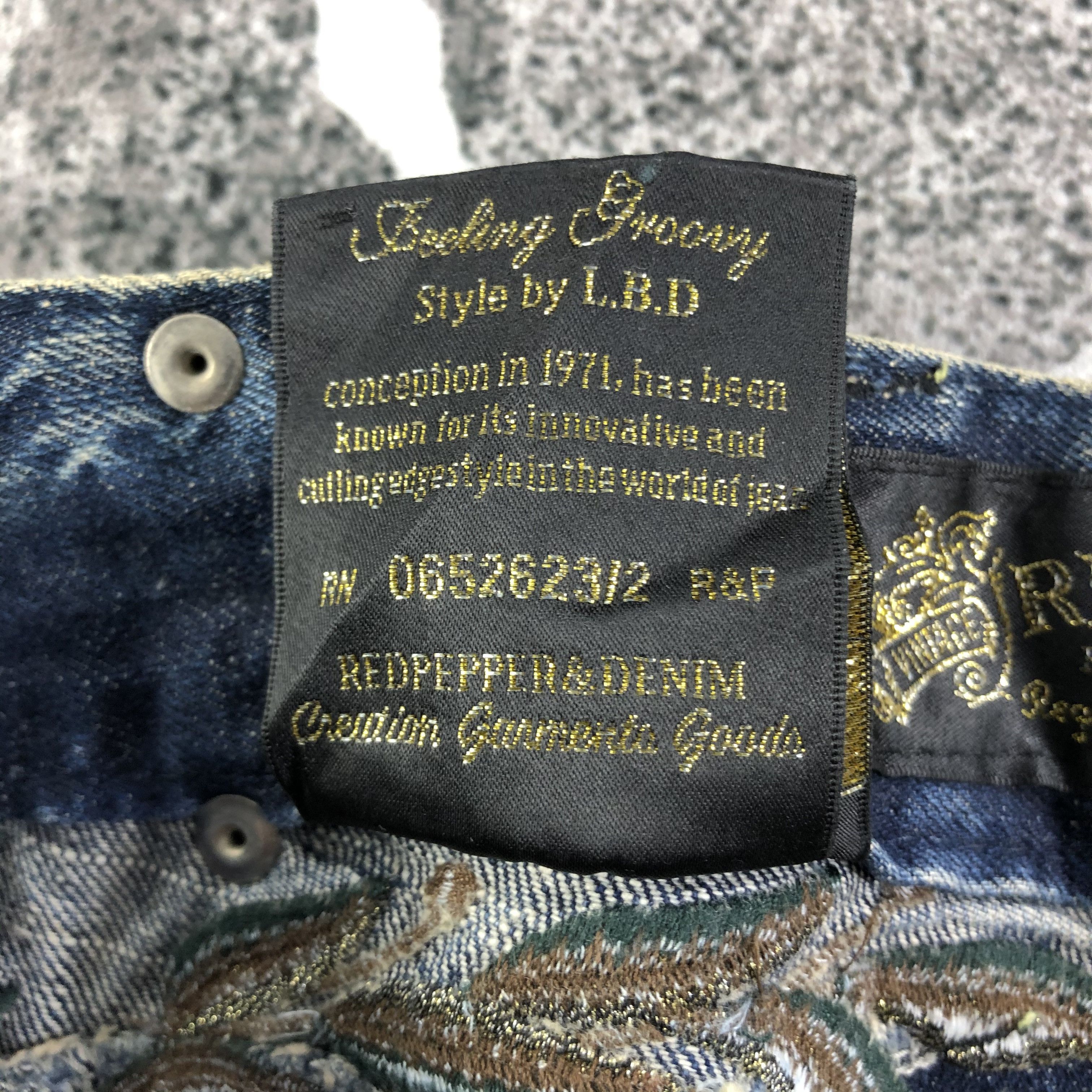 Japanese Brand Red Pepper Faded Blue Flared Jeans KJ2053 Size 26" / US 2 / IT 38 - 14 Thumbnail