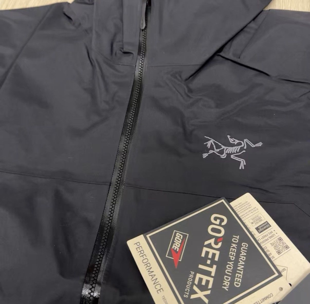 Arc'teryx Arc'teryx Beta Jacket GTX Waterproof Shell Jacket J44 Size US L / EU 52-54 / 3 - 3 Thumbnail