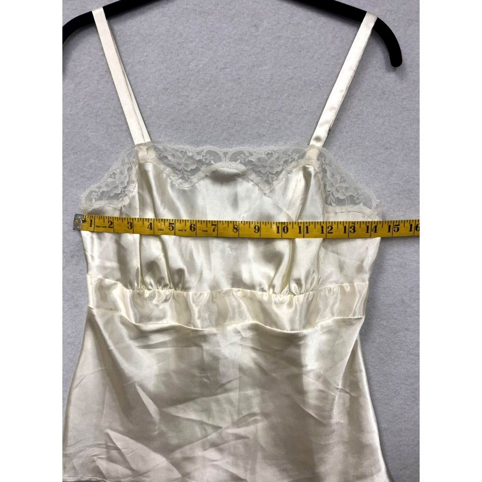 Vintage VINTAGE Cinema Etoile Ivory Satin Lace Camisole Womens M Chair? Size ONE SIZE - 8 Thumbnail