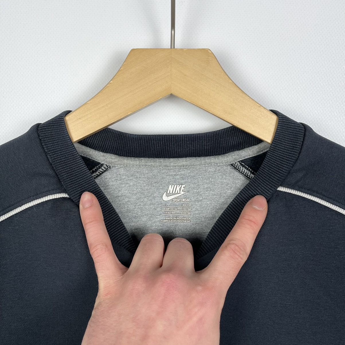 Nike Vintage Nike Big Swoosh Faded Blue Sweatshirt 2000’s Size US L / EU 52-54 / 3 - 9 Thumbnail