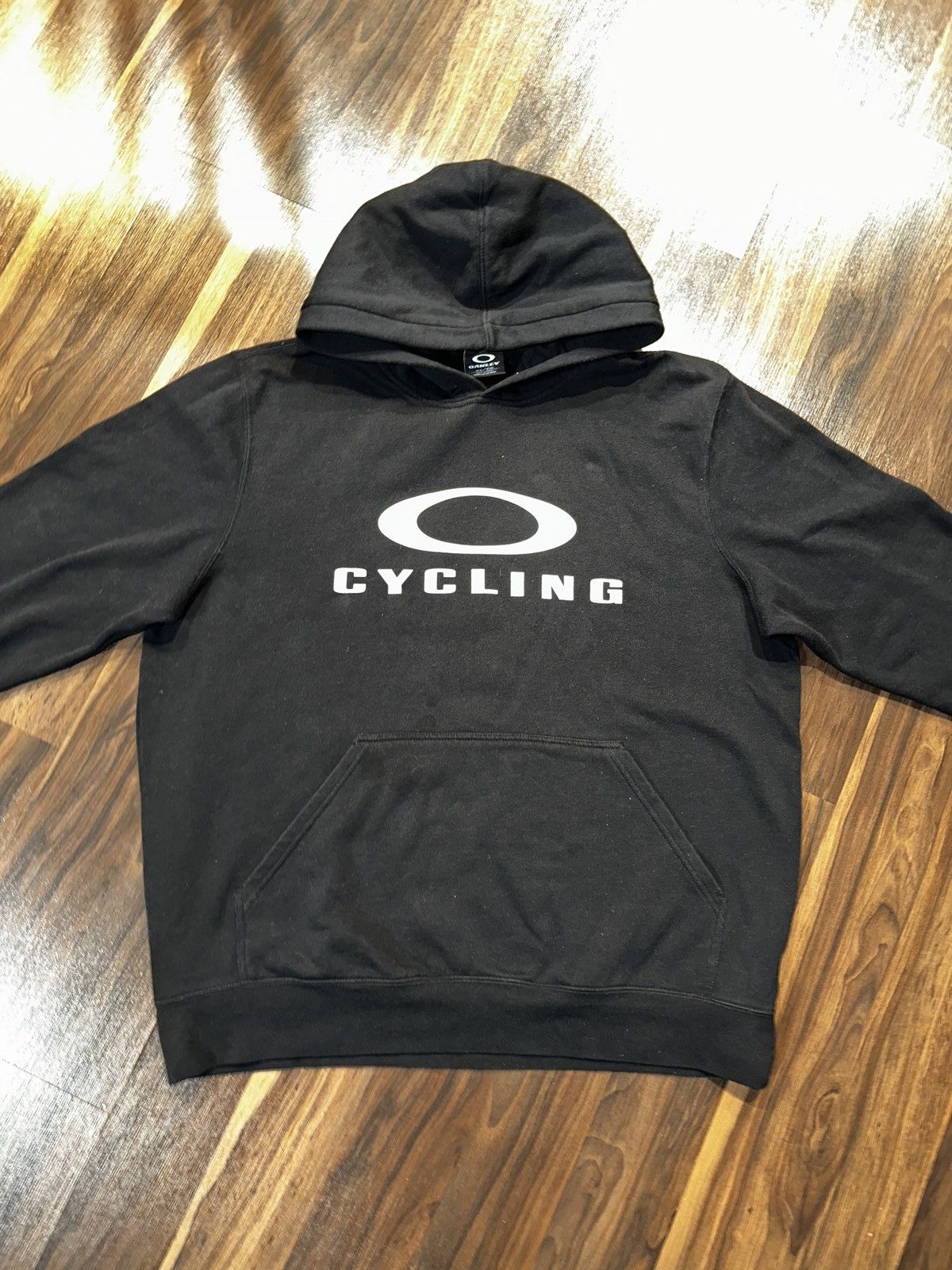 Oakley RARE Y2K Oakley Cycling Spell Out Hoodie XL Size US XL / EU 56 / 4 - 1 Thumbnail